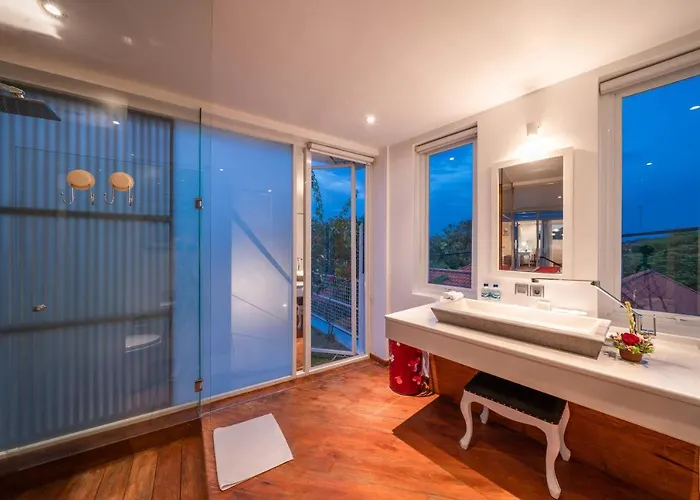 Tykhe - Modern Balinese 4br Pool In Villa Seminyak (Bali)